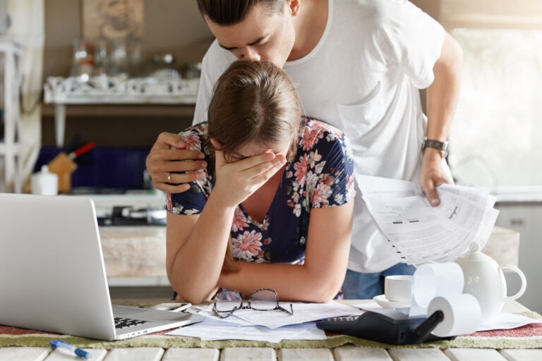 Golpes na compra de imóveis: como verificar se o negócio é seguro antes de pagar